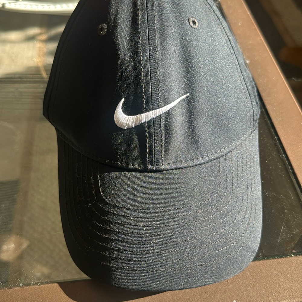 NEW NIKE HAT / CAP in BLACK
